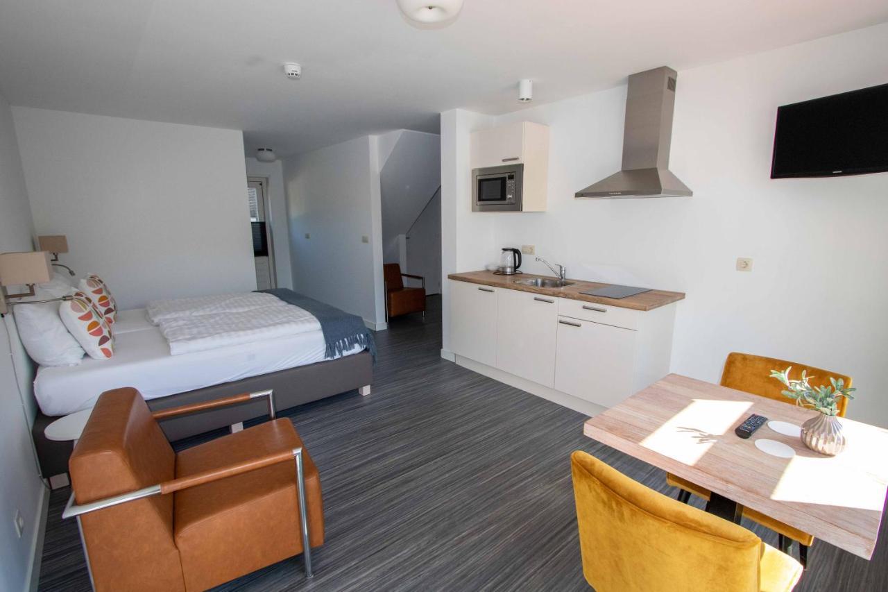 The Town Hotel Studios Appartments 쥬잇젠드 외부 사진